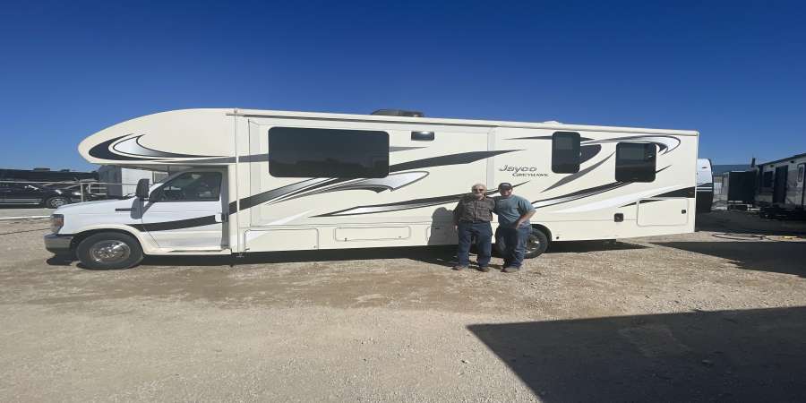 The Top Benefits of Buying a Used RV in McKinney Texas