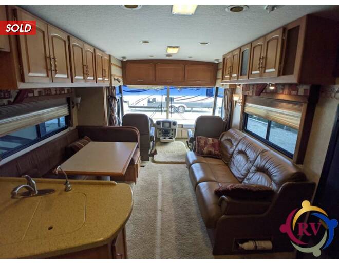 2008 Winnebago Voyage 32H Class A at Your RV Broker STOCK# 424864 Photo 3