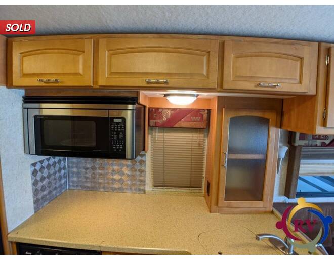 2008 Winnebago Voyage 32H Class A at Your RV Broker STOCK# 424864 Photo 38