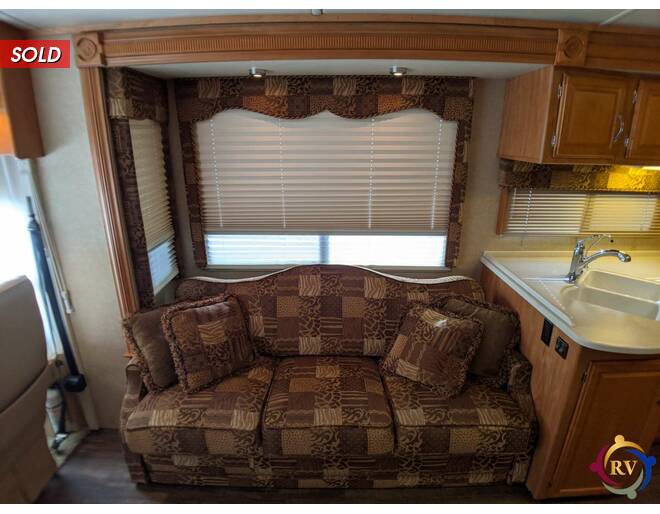 2006 Winnebago Tour Freightliner 40KD Class A at Your RV Broker STOCK# W02295 Photo 13