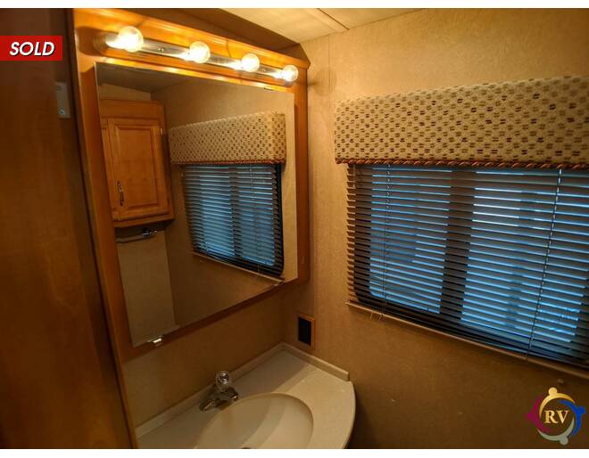 2006 Winnebago Tour Freightliner 40KD Class A at Your RV Broker STOCK# W02295 Photo 36