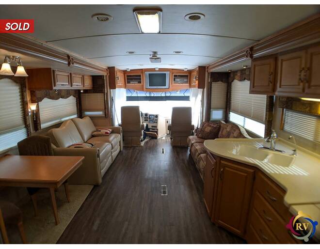 2006 Winnebago Tour Freightliner 40KD Class A at Your RV Broker STOCK# W02295 Photo 2