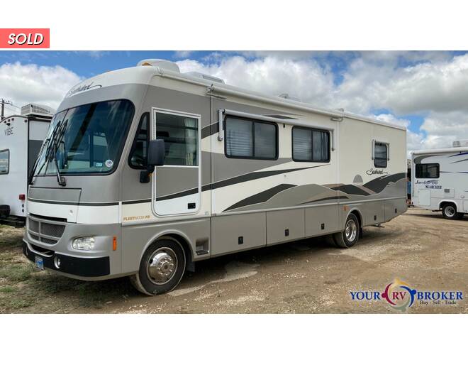 2003 Fleetwood Southwind 32VS Class A at Your RV Broker STOCK# A09332 Photo 2