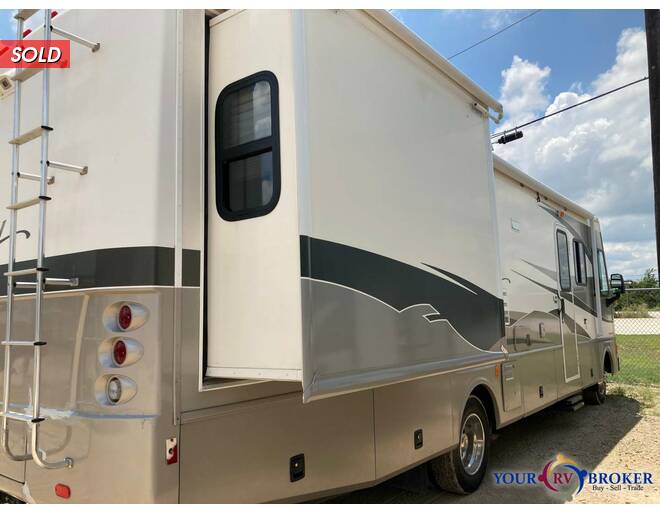 2003 Fleetwood Southwind 32VS Class A at Your RV Broker STOCK# A09332 Photo 90