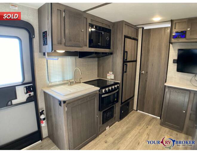 2021 Gulf Stream Kingsport Ranch Edition 21QBD Travel Trailer at Your RV Broker STOCK# 049474 Photo 18