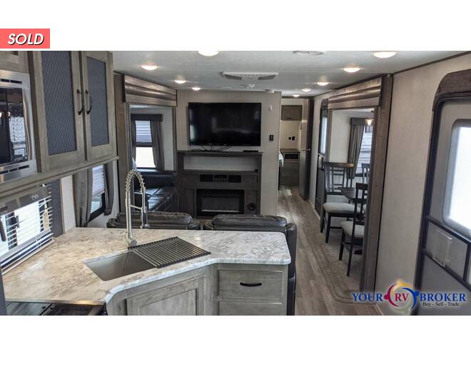 2019 Vibe 33RK Travel Trailer at Your RV Broker STOCK# 114886 Photo 7