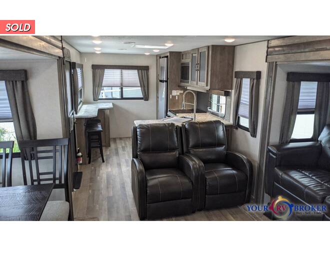 2019 Vibe 33RK Travel Trailer at Your RV Broker STOCK# 114886 Photo 8