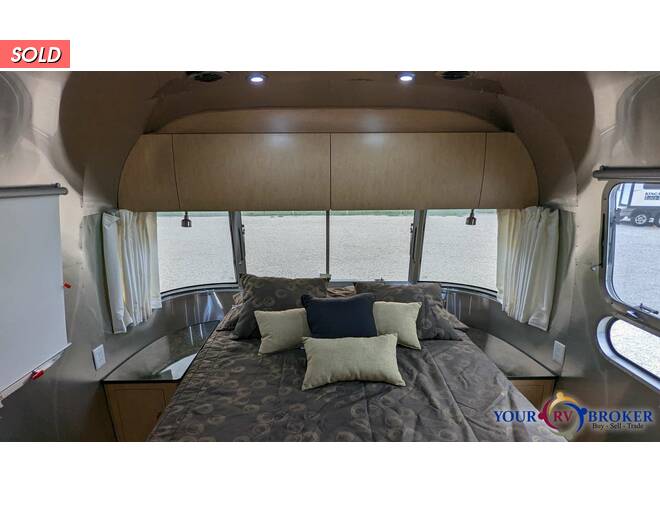 2016 Airstream Flying Cloud 27FB Travel Trailer at Your RV Broker STOCK# 536055 Photo 28