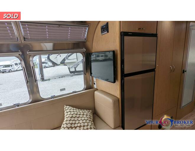 2016 Airstream Flying Cloud 27FB Travel Trailer at Your RV Broker STOCK# 536055 Photo 10