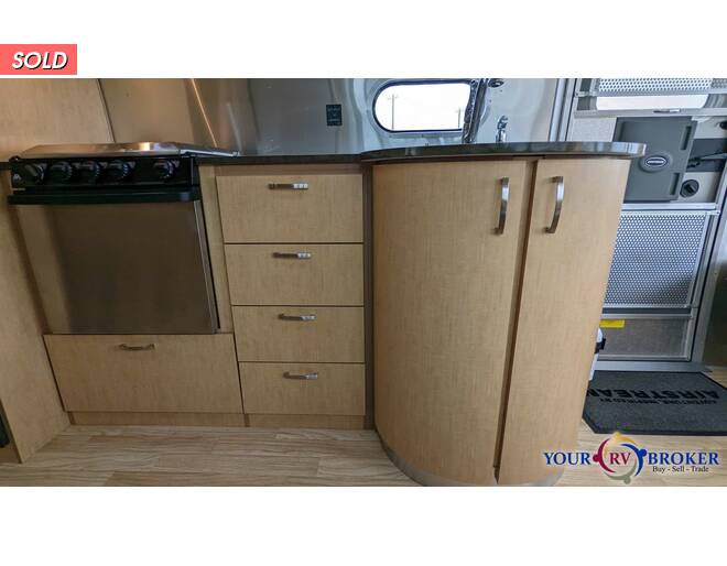 2016 Airstream Flying Cloud 27FB Travel Trailer at Your RV Broker STOCK# 536055 Photo 47