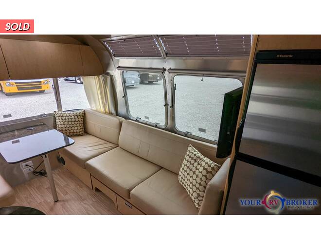 2016 Airstream Flying Cloud 27FB Travel Trailer at Your RV Broker STOCK# 536055 Photo 9