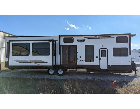 2021 Wildwood Grand Lodge 42DL Travel Trailer at Your RV Broker STOCK# 060411 Photo 16