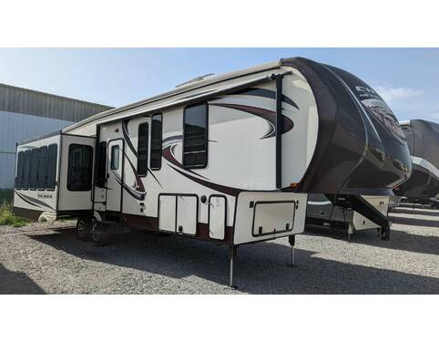 2015 Sierra 346RETS Fifth Wheel at Your RV Broker STOCK# 040115 Photo 14