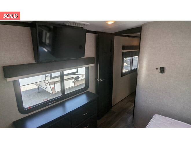 2022 Jayco North Point 377RLBH Fifth Wheel at Your RV Broker STOCK# LL0067 Photo 12