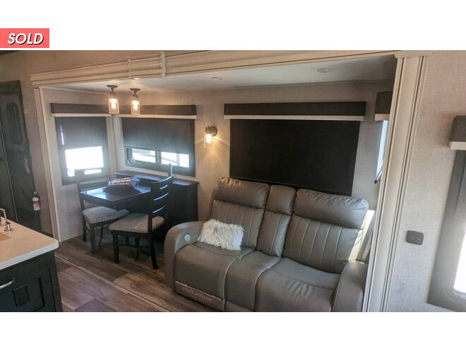 2022 Jayco North Point 377RLBH Fifth Wheel at Your RV Broker STOCK# LL0067 Photo 4
