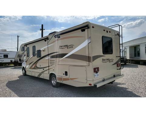 2017 Thor Freedom Elite 29FE Class C at Your RV Broker STOCK# C14295 Photo 12