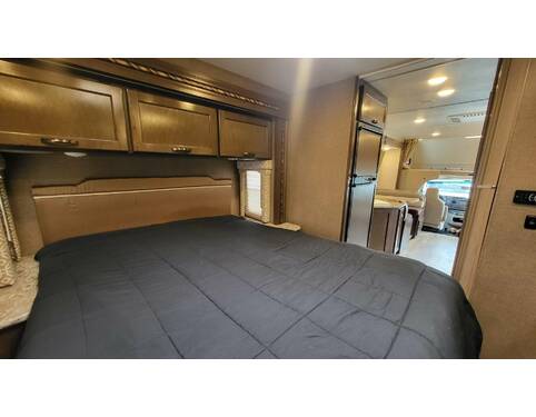 2017 Thor Freedom Elite 29FE Class C at Your RV Broker STOCK# C14295 Photo 9