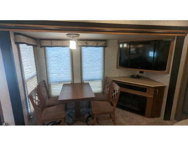 2017 Prime Time Crusader 319RKT Fifth Wheel at Your RV Broker STOCK# 120685 Photo 4