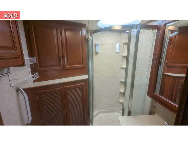 2008 Fleetwood Discovery Freightliner 40X Class A at Your RV Broker STOCK# Z65561 Photo 6
