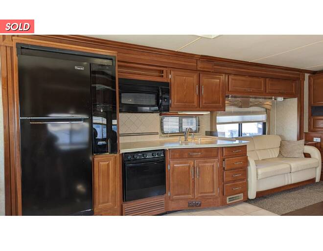 2008 Fleetwood Discovery Freightliner 40X Class A at Your RV Broker STOCK# Z65561 Photo 3
