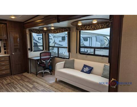 2016 Keystone Montana High Country 293RK Fifth Wheel at Your RV Broker STOCK# 741253 Photo 6