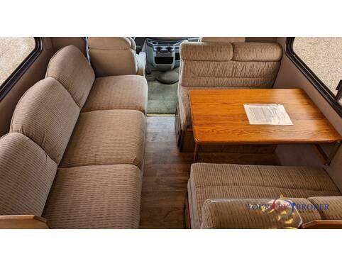 1998 Chinook Concourse DINETTE Class B Plus at Your RV Broker STOCK# B89747 Photo 5