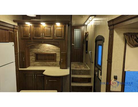 2016 Heartland Gateway 3500RE Fifth Wheel at Your RV Broker STOCK# 303524 Photo 8