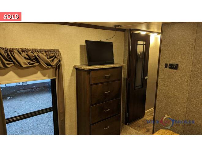 2016 Heartland Gateway 3500RE Fifth Wheel at Your RV Broker STOCK# 303524 Photo 13