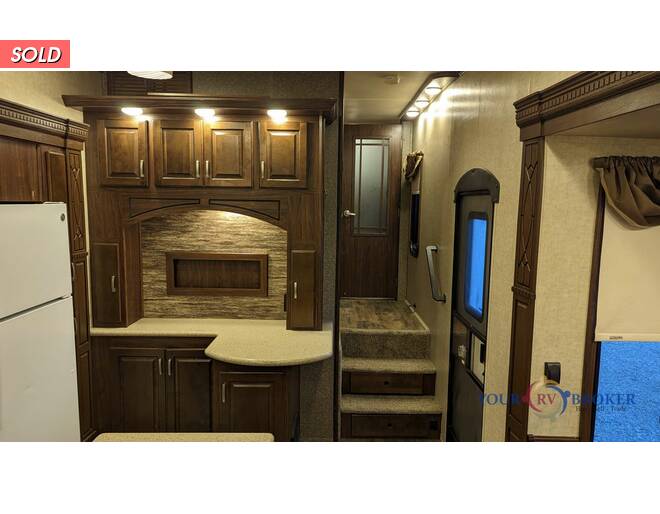 2016 Heartland Gateway 3500RE Fifth Wheel at Your RV Broker STOCK# 303524 Photo 8