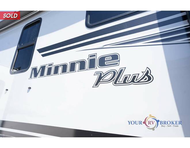 2019 Winnebago Minnie Plus 27RLTS Fifth Wheel at Your RV Broker STOCK# 024070 Photo 41
