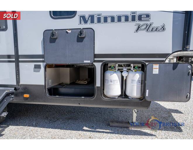 2019 Winnebago Minnie Plus 27RLTS Fifth Wheel at Your RV Broker STOCK# 024070 Photo 46