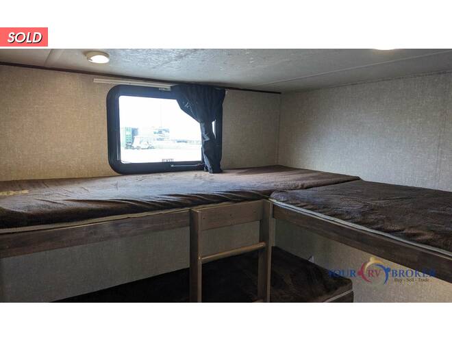 2018 Vibe Extreme Lite 287QBS Travel Trailer at Your RV Broker STOCK# 110466 Photo 4