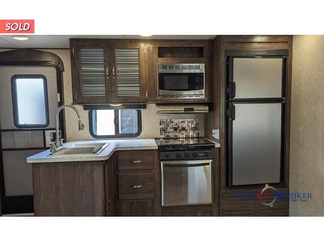 2018 Vibe Extreme Lite 287QBS Travel Trailer at Your RV Broker STOCK# 110466 Photo 12