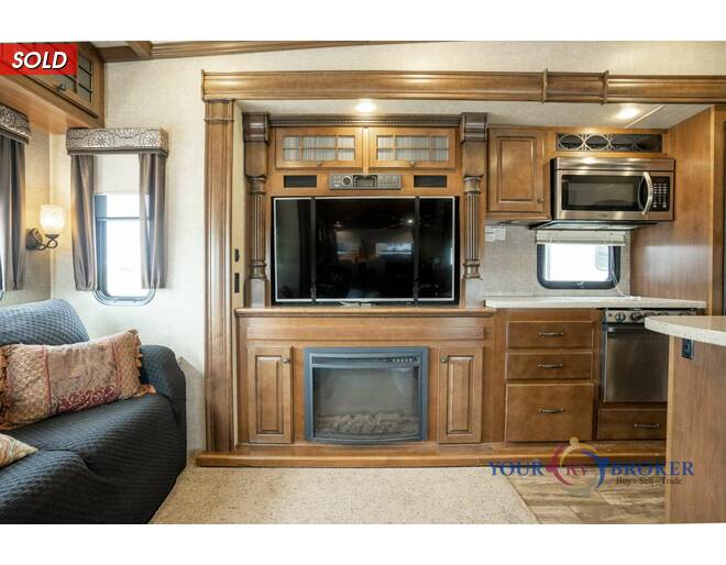 2015 Heartland Bighorn 3270RS Fifth Wheel at Your RV Broker STOCK# 299111 Photo 18
