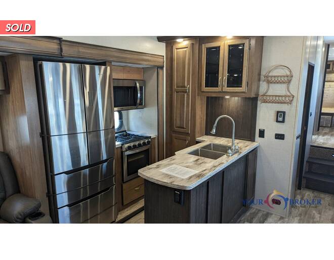 2021 Coachmen Chaparral 373MBRB Fifth Wheel at Your RV Broker STOCK# 325520 Photo 17