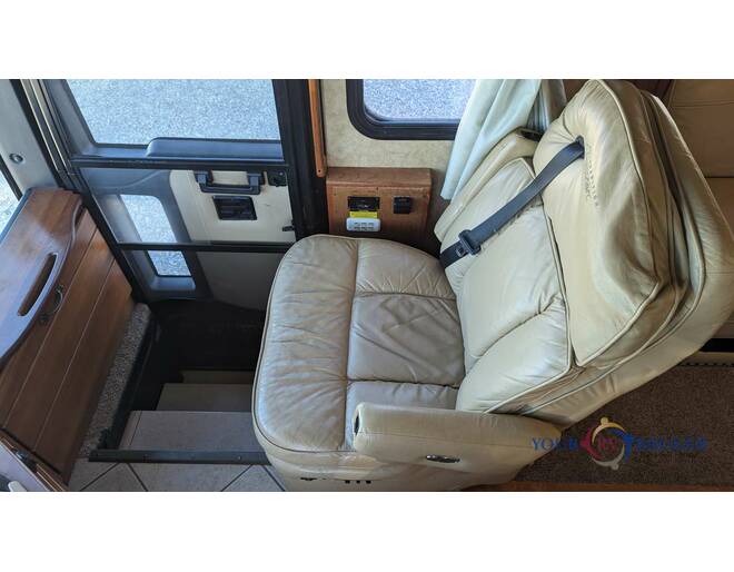 2005 American Coach American Tradition Liberty 40L Class A at Your RV Broker STOCK# 049120 Photo 7