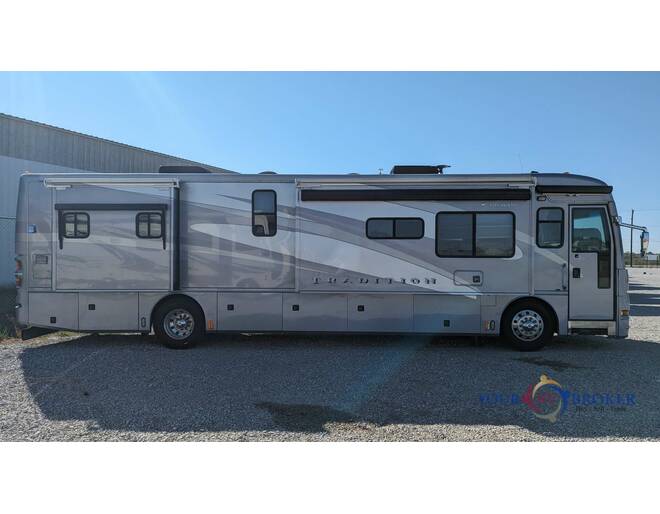 2005 American Coach American Tradition Liberty 40L Class A at Your RV Broker STOCK# 049120 Photo 32