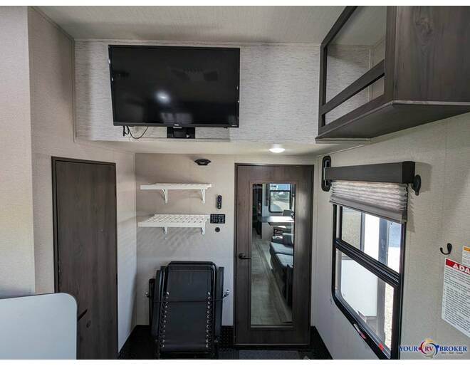 2023 Grand Design Momentum M-Class Toy Hauler 395MS Fifth Wheel at Your RV Broker STOCK# 123655-2 Photo 32