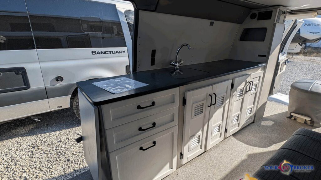 2005 Sportsmobile 2wd Conversion Van