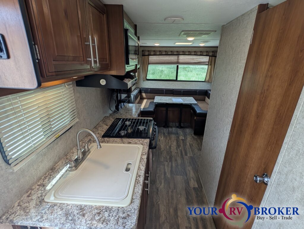 2017 Prime Time Tracer AIR 206AIR