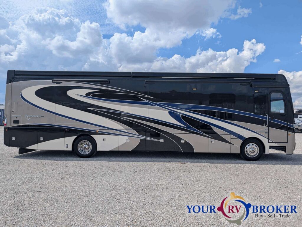 2018 Fleetwood Discovery LXE 40E