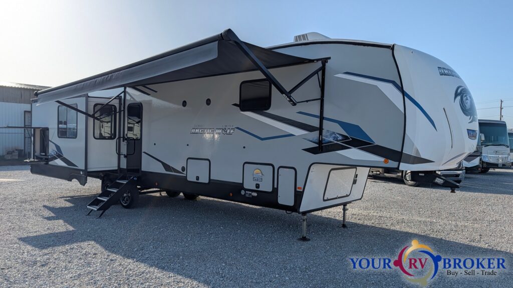 2023 Cherokee Arctic Wolf  3660 SUITE